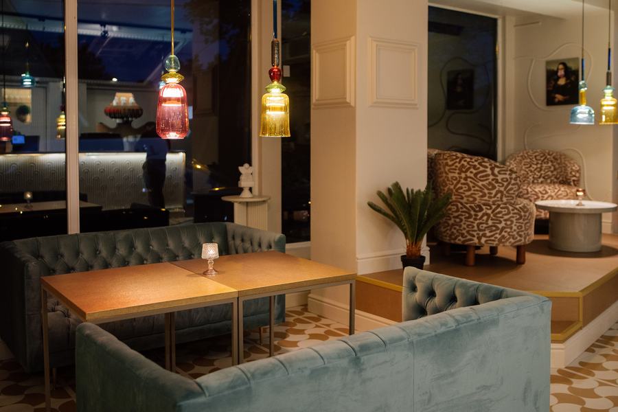 Sametdiivanid ja lounge-ala